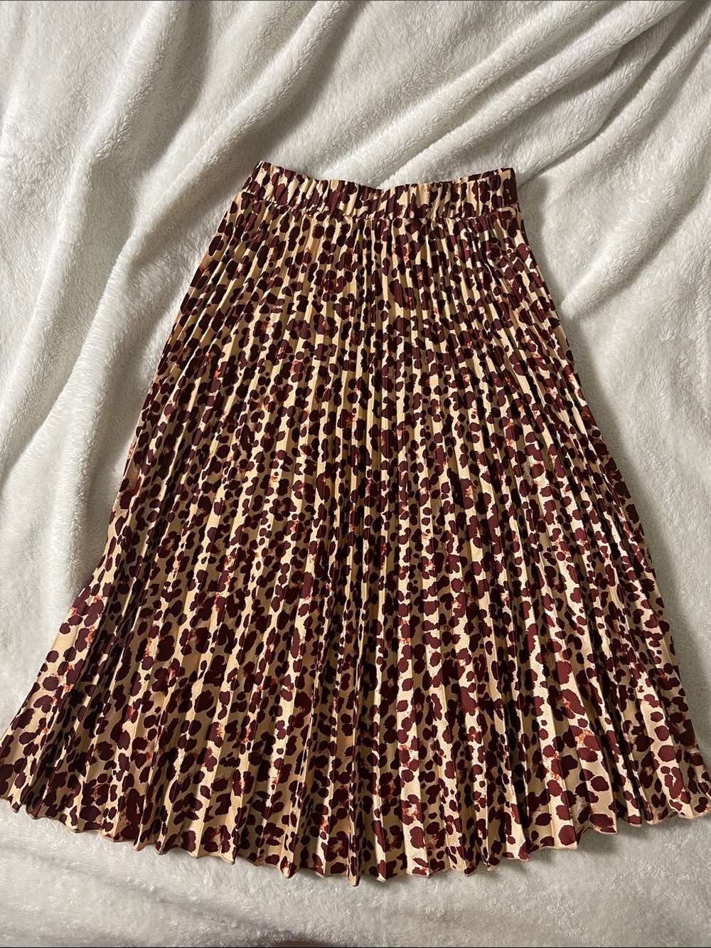 H&M Beige Pleated Midi Skirt with Burgundy Animal Spots